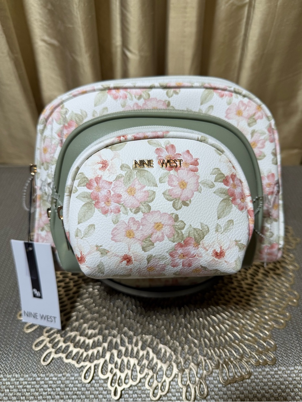 Nine West White Floral & Sage Cosmetic Trio
